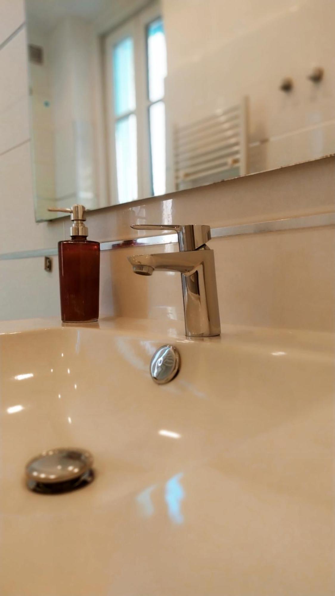Modern Room With Private Bathroom 特伦托 客房 照片