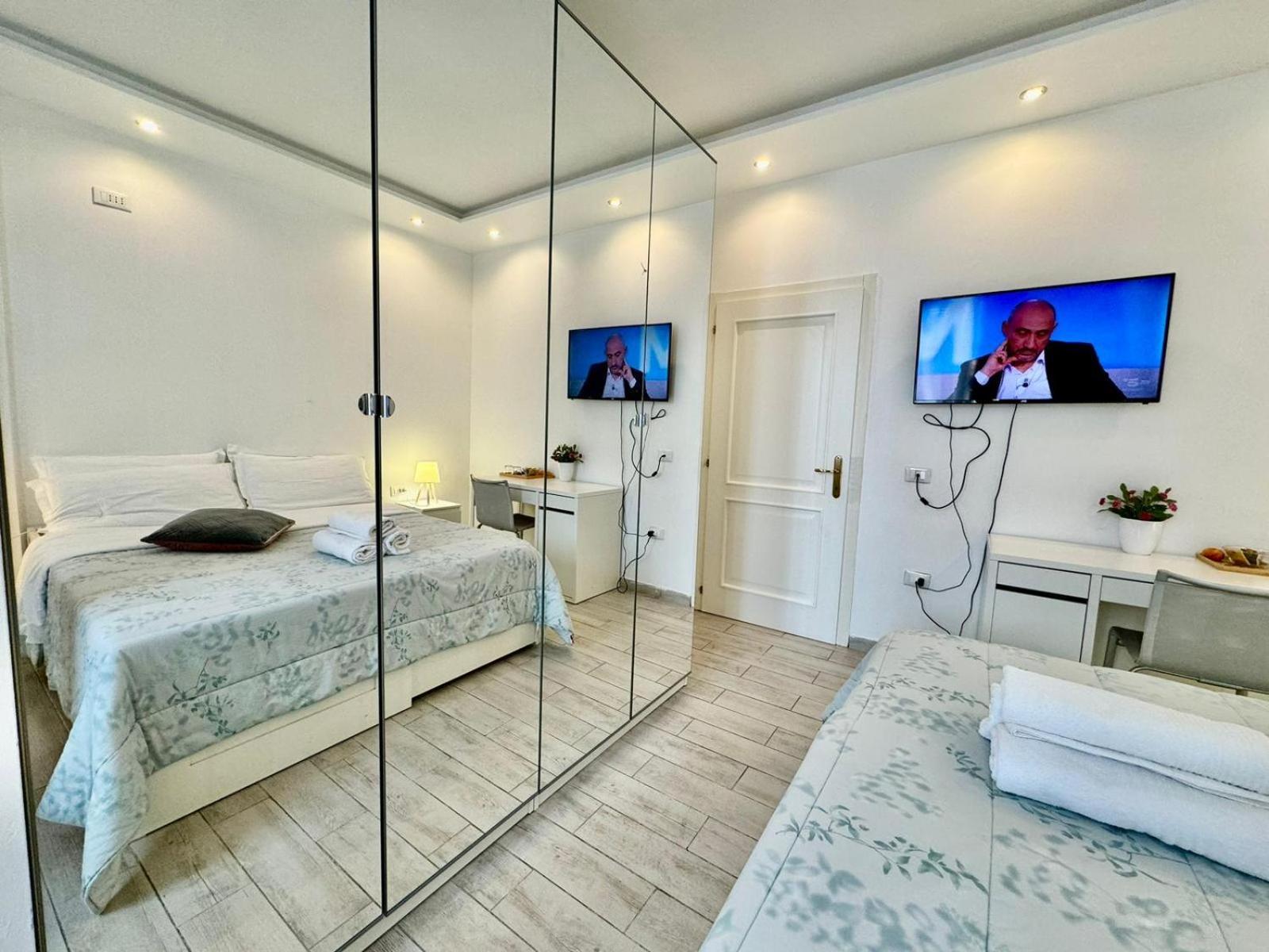 Modern Room With Private Bathroom 特伦托 外观 照片